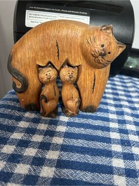 Handcrafted ceramic Cat Family Figurine - Brown